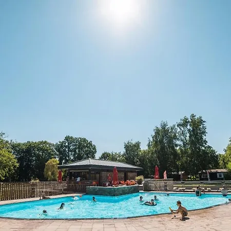 Chalet Met Hottub Lanaken Exterior foto