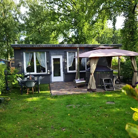 Chalet Met Hottub Lanaken Exterior foto