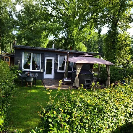 Chalet Met Hottub Lanaken Exterior foto
